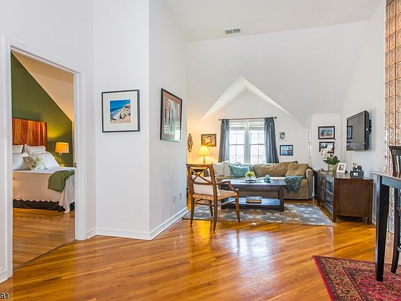 3rd image of 232 Claremont Ave C3207 #7
