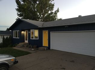 703 4th Ave NE, Mandan, ND 58554