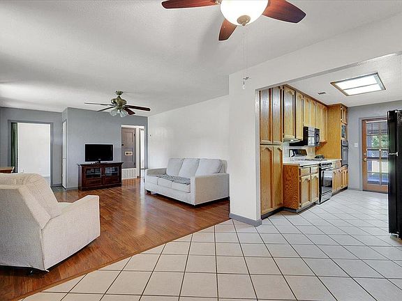 5th image of 6809 Kermit Ln