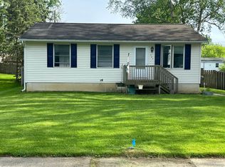 327 Chestnut St, Webberville, MI 48892