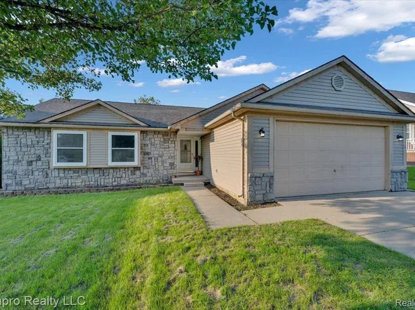 30 Jamestown Dr, Metamora, MI 48455