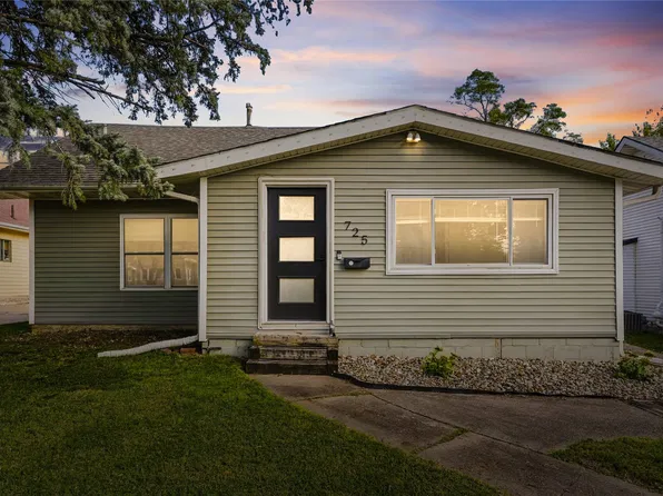 725 27th St, Des Moines, IA 50312