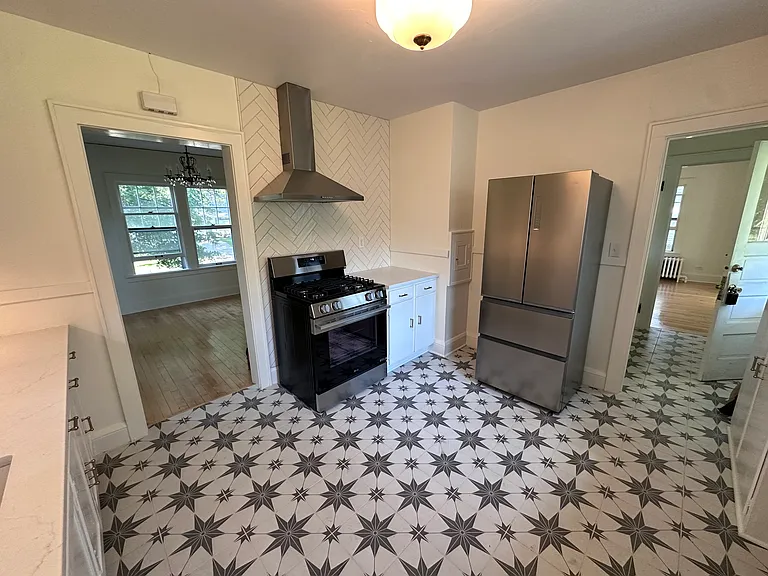 321 Roosevelt Ave — Photo 31