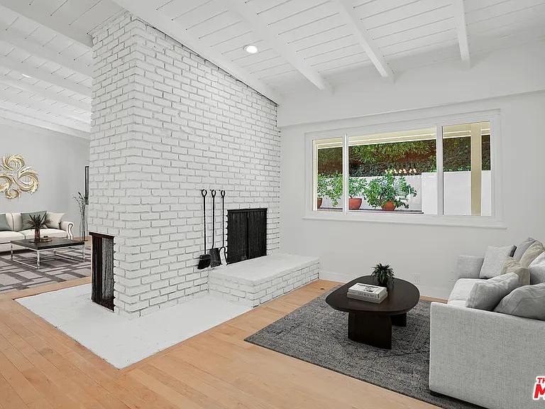 1919 San Ysidro Dr — Photo 4