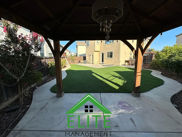 2551 Chuck Yeager Cir — Photo 21