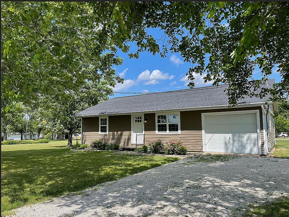 Front view of the home.