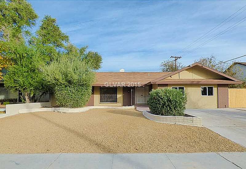 1st image of 2362 Capistrano Ave