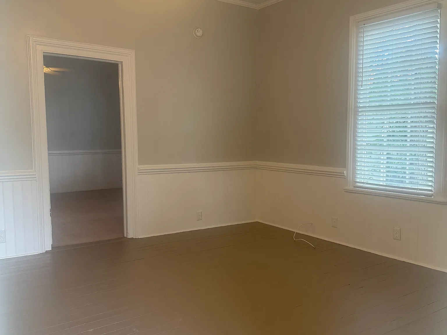 1276 Tinsley Ln — Photo 3