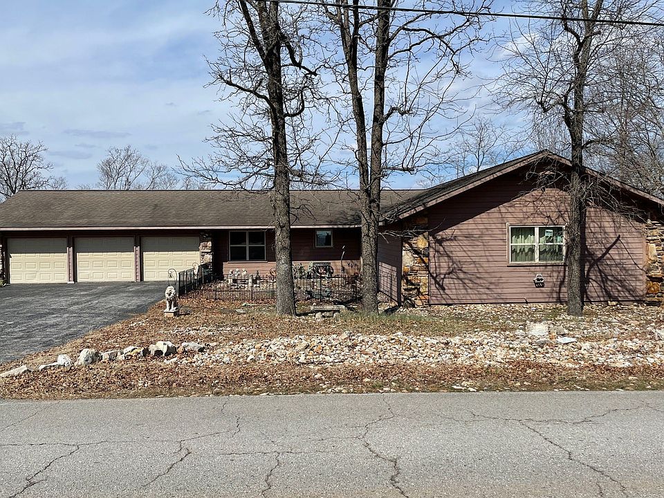1st image of 7 Country Club Dr