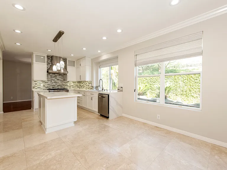 6 Westchester Ct — Photo 31