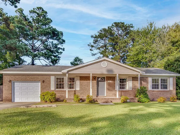 103 Hillside Court, Jacksonville, NC 28546