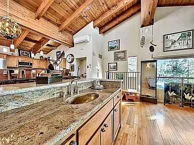 121C Holly Ln — Photo 5