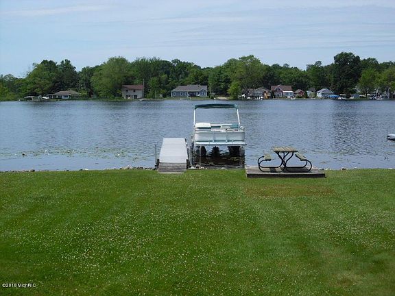 2nd image of 70192 Lakeview Dr
