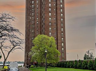 8162 E Jefferson Ave #16A, Detroit, MI
