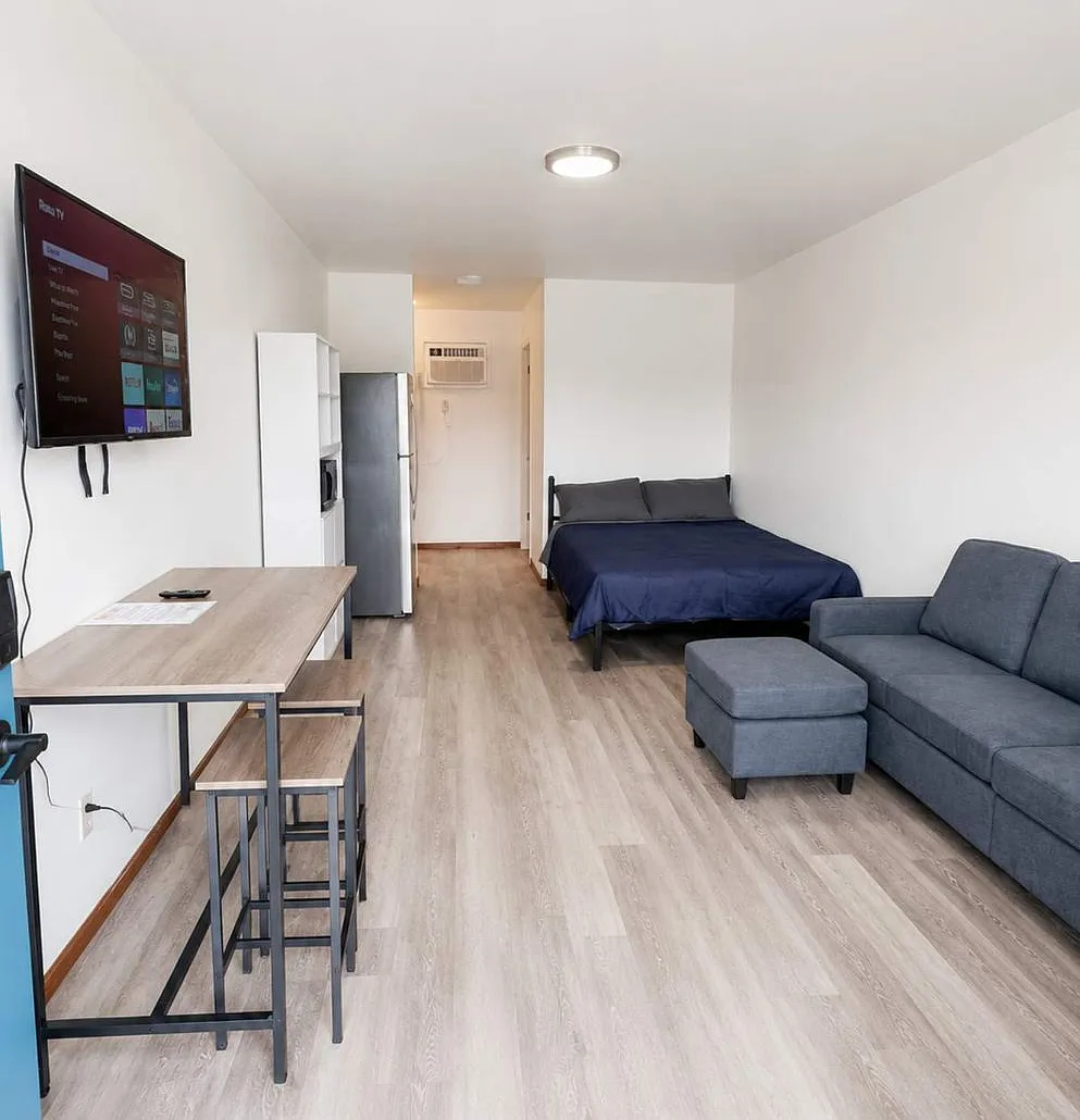 Furnished Studio Apartment All Utilities Included! — Photo 1