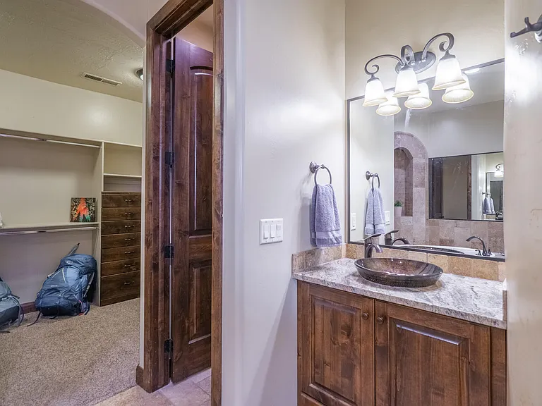 2732 S 4010 W — Photo 37