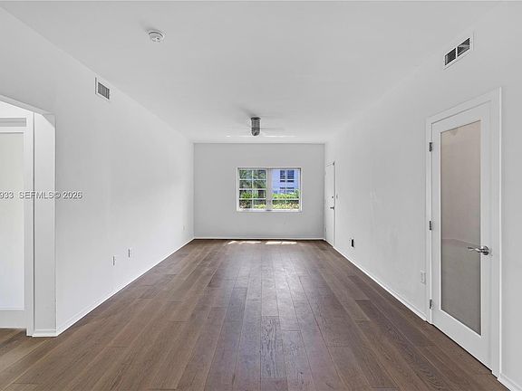 3rd image of 1600 Michigan Ave APT 2