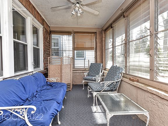 4th image of 121 Riverview Ave