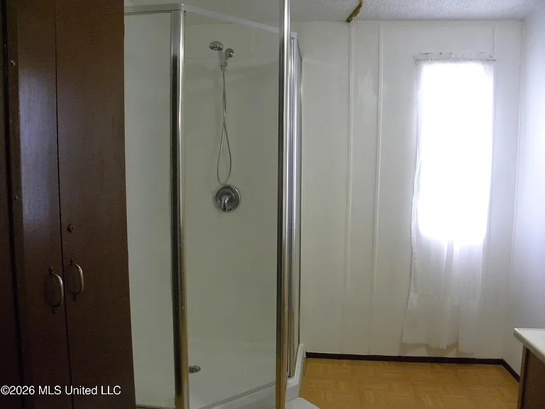 18265 Robin Oaks Dr — Photo 19