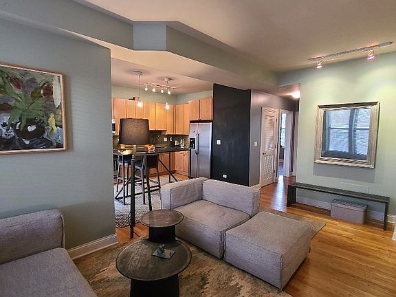 2nd image of 843 N Washtenaw Ave #1