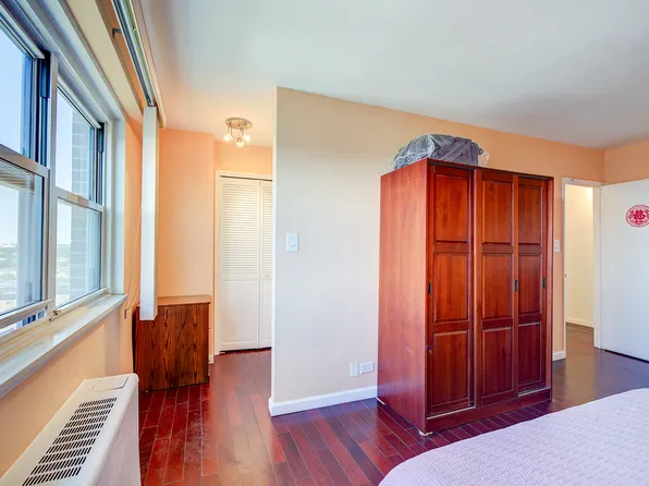 66-36 Yellowstone Boulevard image 11 of 22