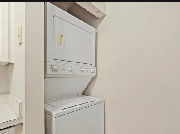 12913 Alton Sq APT 210, Herndon, VA 20170