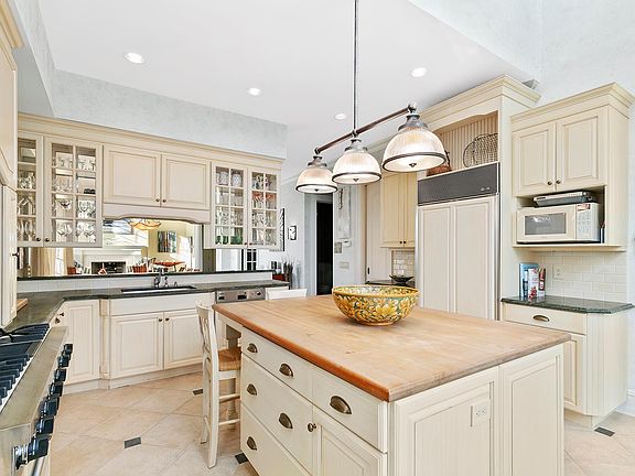 4th image of 31 Ocean Ave