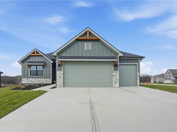 12160 N Tracy Ave, Kansas City, MO 64165