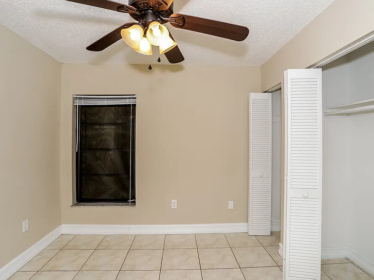 4205 SW 137th Ct — Photo 11