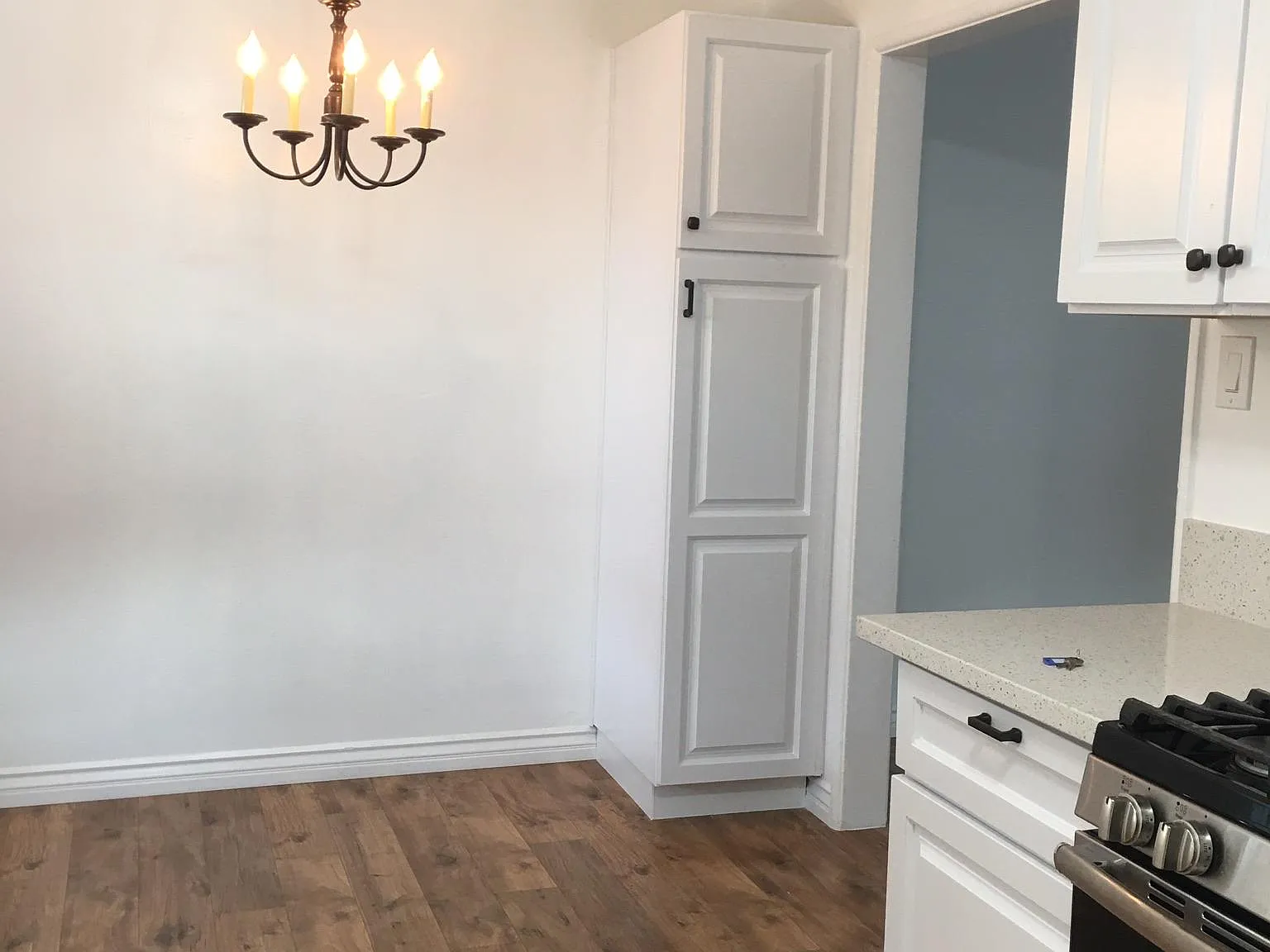 2 bed, 850 sqft, $2,600 — Photo 2