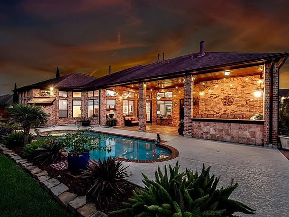3rd image of 23702 Certosa Dr