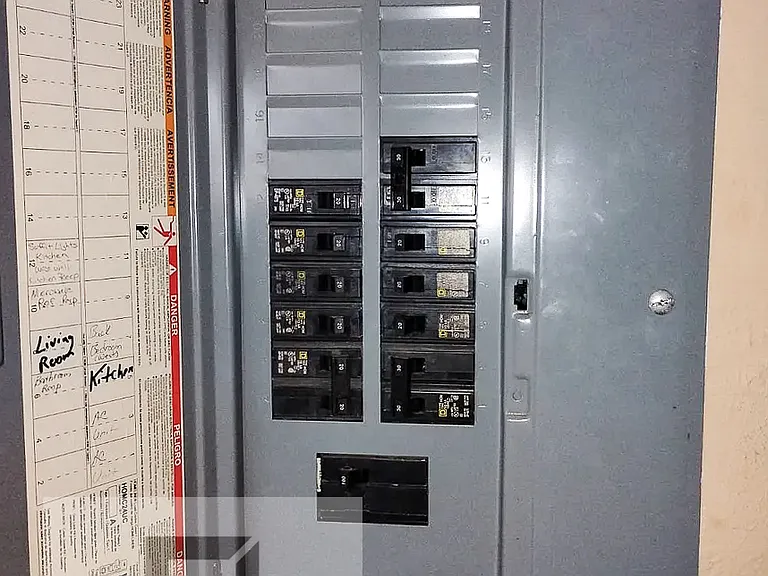 110 W New St — Photo 31
