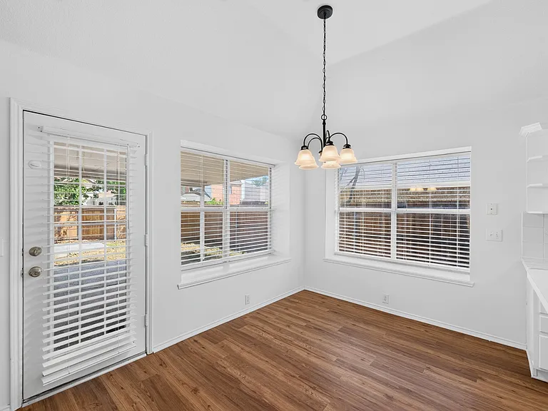 7008 Jasper Dr — Photo 9