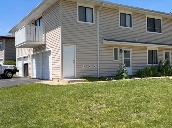 29W603 Winchester Cir N Unit 4, Warrenville, IL 60555