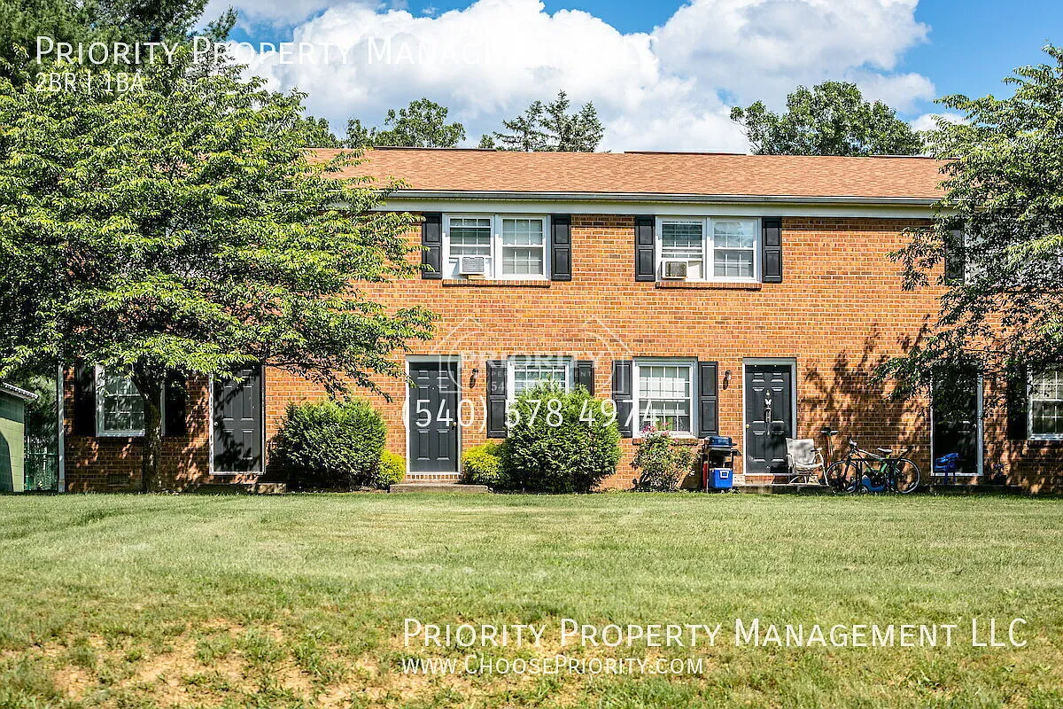 2BR 1BA Townhome, Grottoes — Photo 1