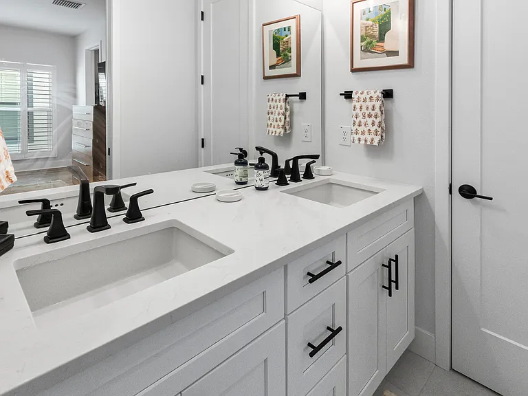 946-master bath 2_01162023