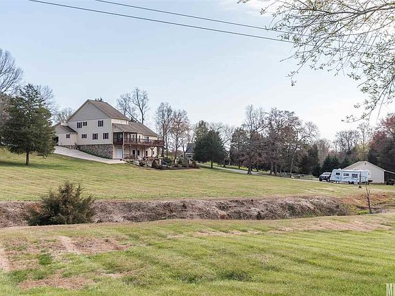 5th image of 2342 Carriage Ln