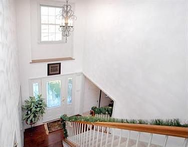 4th image of 145 Lee Ann Ct