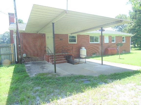 4th image of 705 Sadler Dr