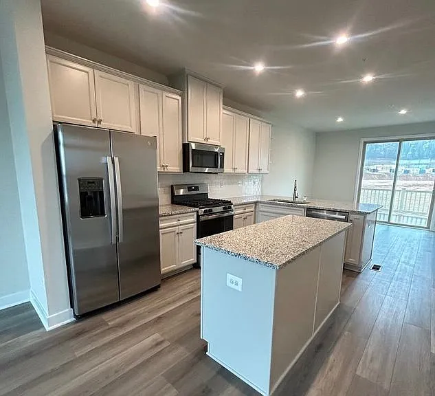 168 Bethlehem Pl — Photo 11