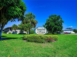 135 Cypress Way E APT C, Naples, FL 34110