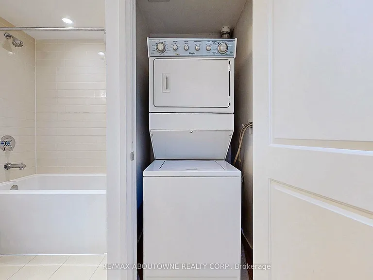 55 Speers Rd #1007 — Photo 12