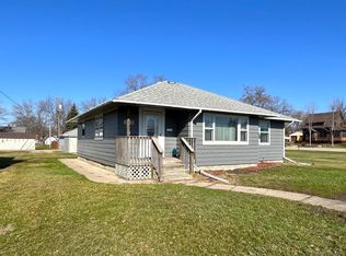 135 N Munsterman St, Appleton, MN 56208