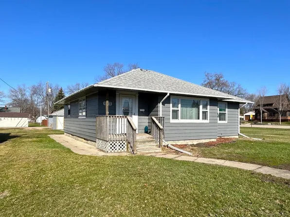 135 N Munsterman St, Appleton, MN 56208