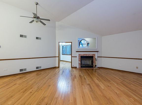 4th image of 621 Baldwin Ave