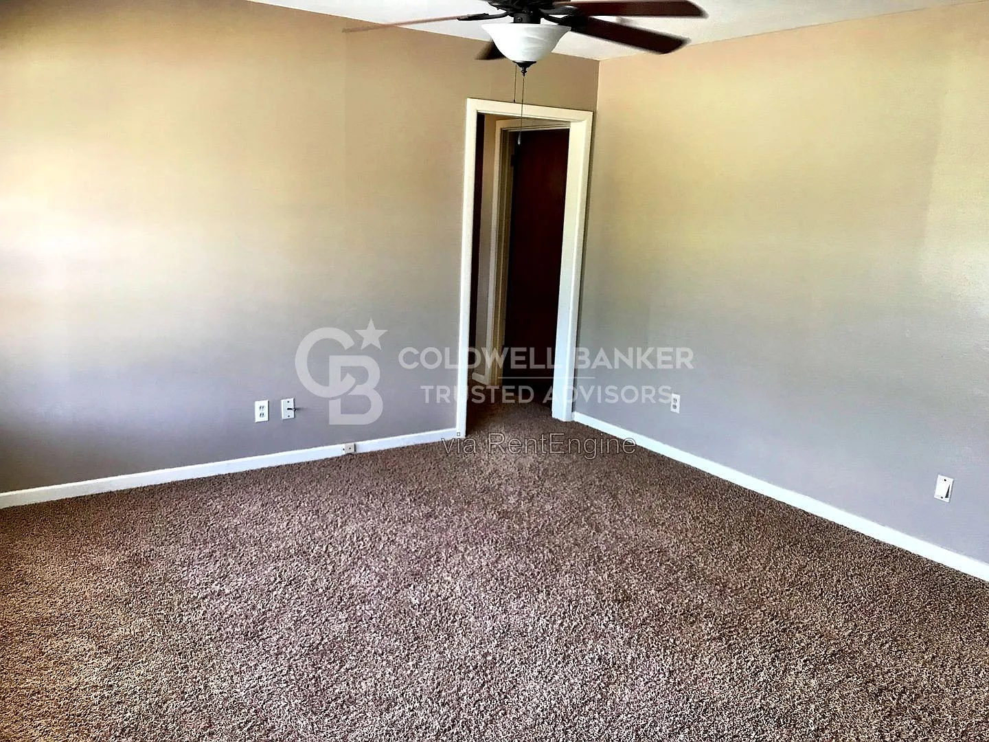 3 bed, 1.0 bath, 1064 sqft, $1,025 — Photo 3