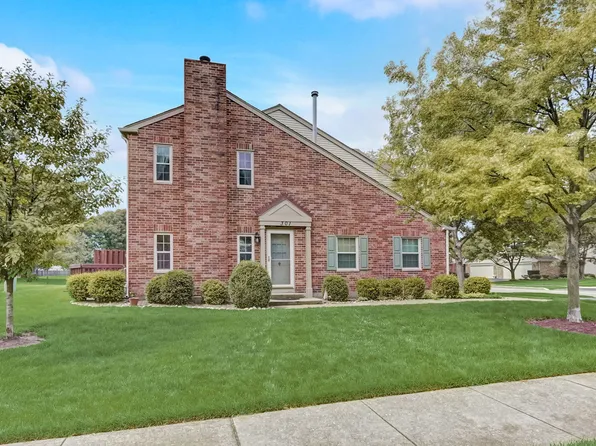 301 Cromwell Ct, Westmont, IL 60559