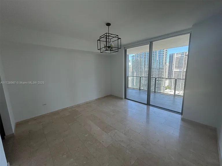 88 SW 7th St #3307 — Photo 15