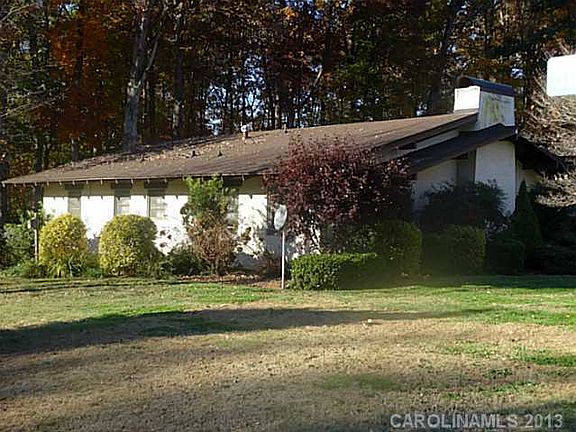 3rd image of 1003 Hempstead Pl