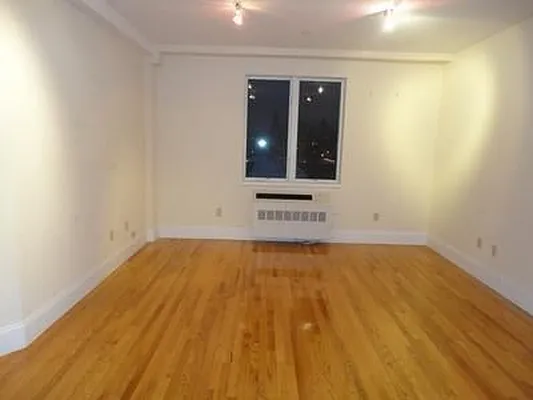 Rented by Town Residential | media 17